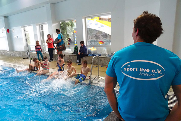 Schwimmlernprogramm Küstenkinder vom Nachbarschaftszentrum Grünhufe