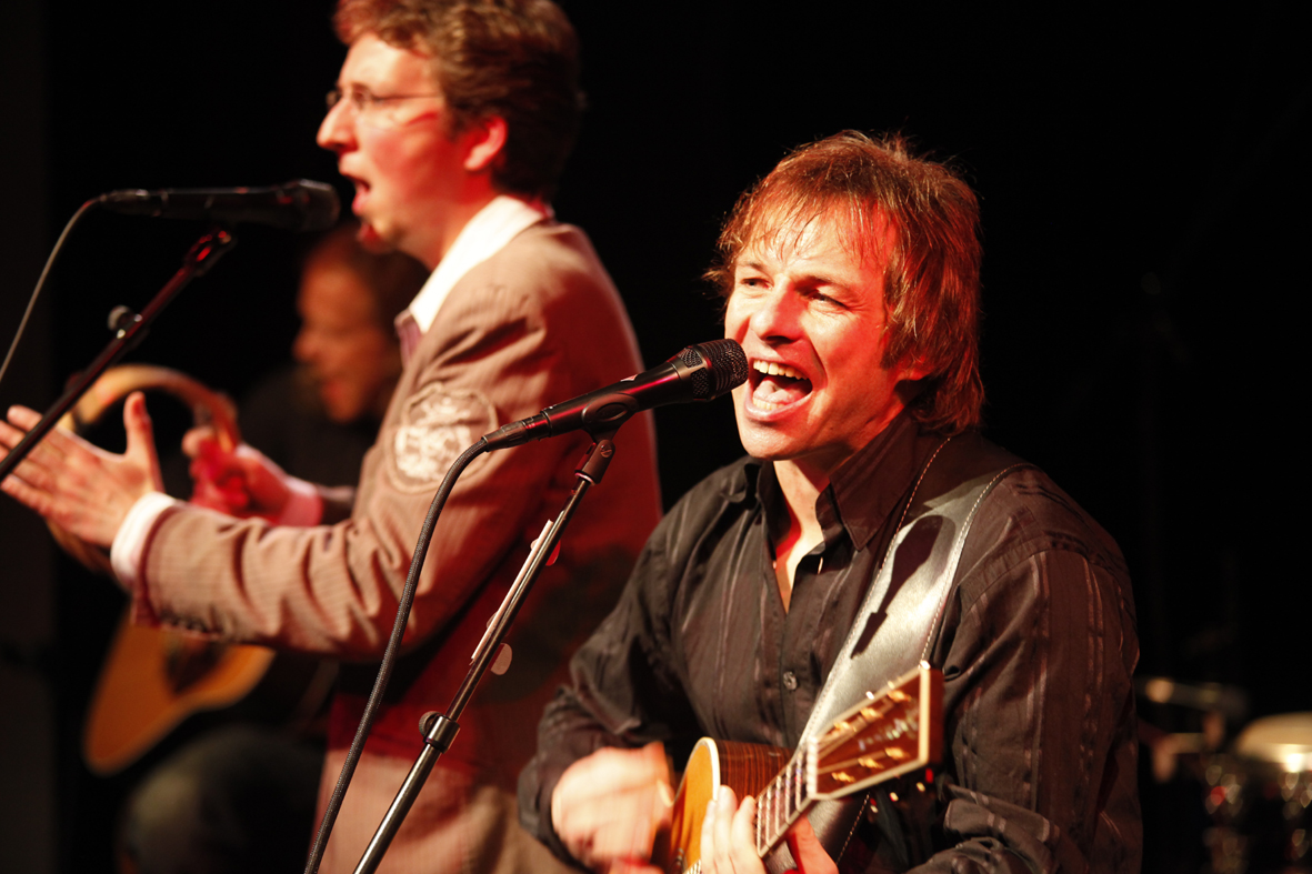 SIMON & GARFUNKEL REVIVAL BAND