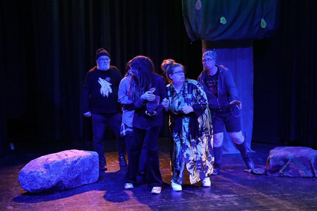 Theaterstück Verückte Welten - Zusammen im Wald