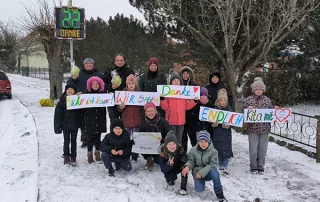 Ev. Kita Löwenzahn in Gingst - Danke sagen bei der Einweihung der Geschwindigkeitsanzeiger